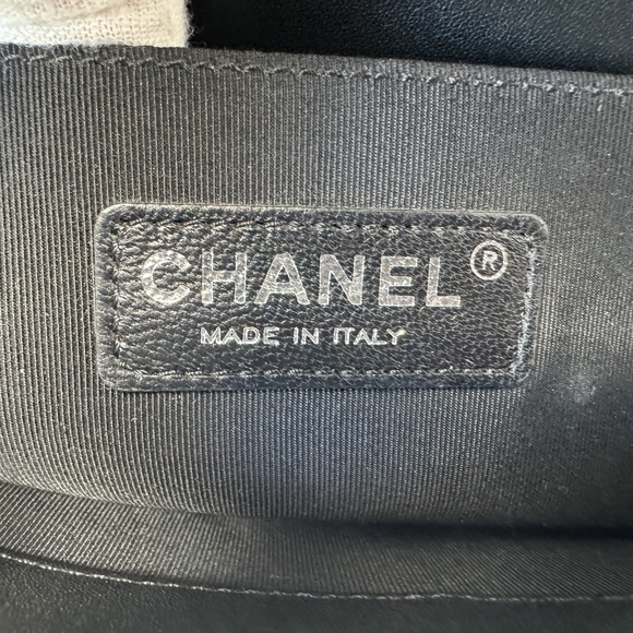 CHANEL MULTICOLOUR TWEED SMALL BOY BAG - Picture 9 of 10